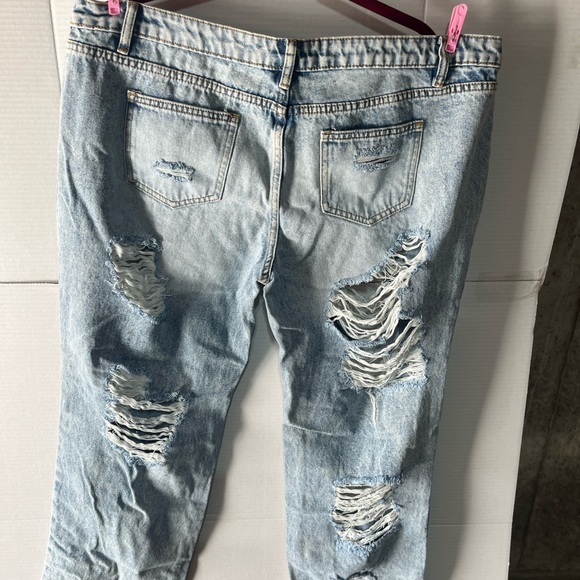 FLAMINGO DISTRESSED LIGHT WASH JEANS NEW XXXXL BUT FITS LIKE A 2X - Picture 2 of 8